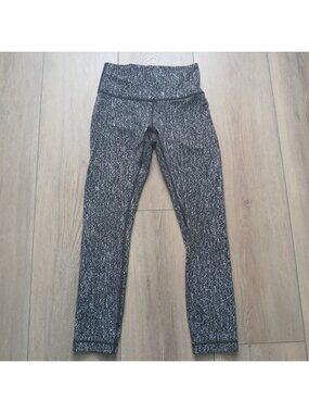 Lululemon Wunder Under Leggings Black & White Print Size 4 - 11"×32"
